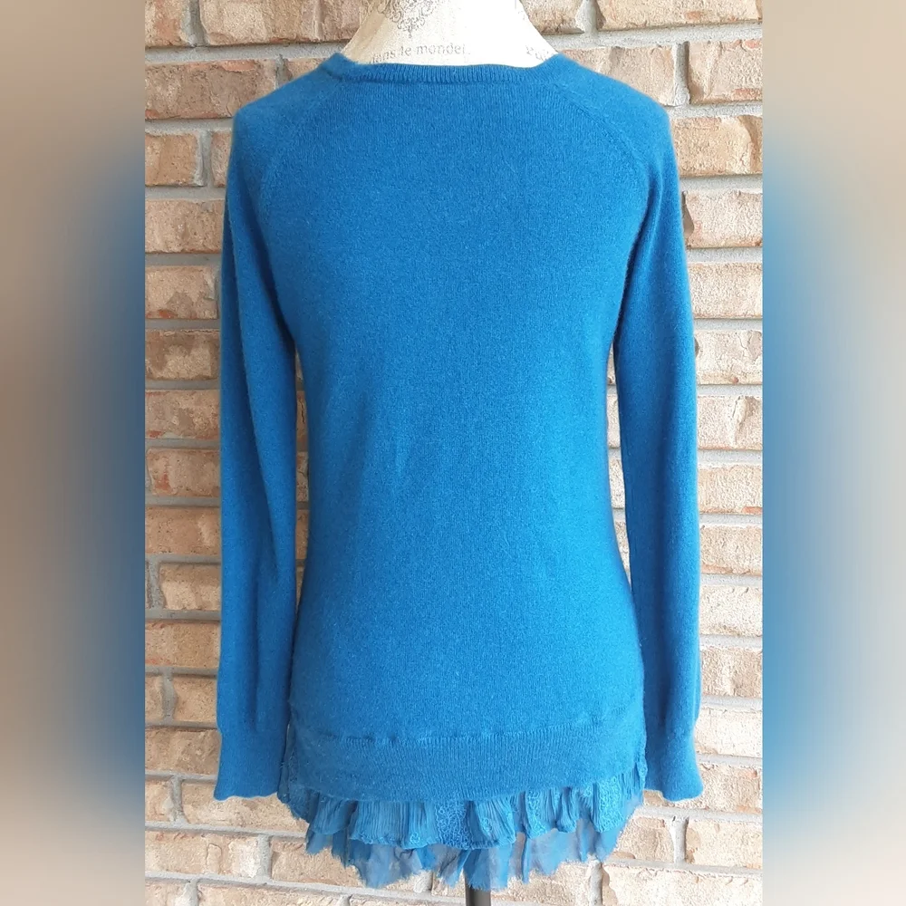 Garnet Hill Blue 100% Cashmere Crew Neck Sweater.